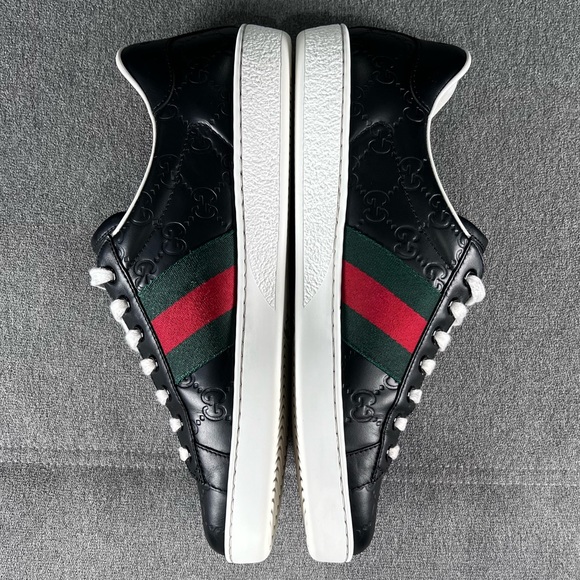🛑SOLD🛑🐞GUCCI ACE SIGNATURE SNEAKER🐞 - Picture 4 of 9